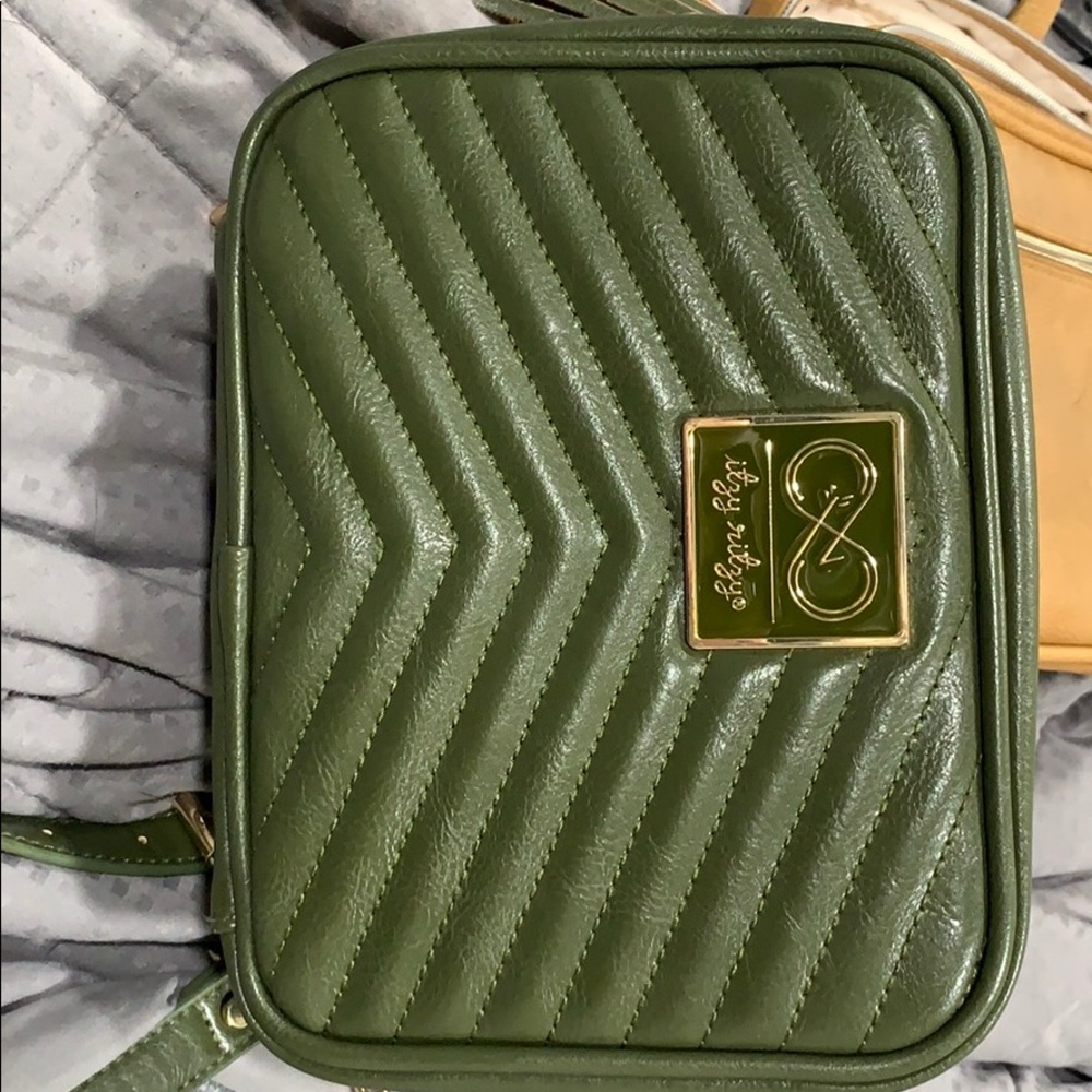 Itzy ritzy diaper bag crossbody!
